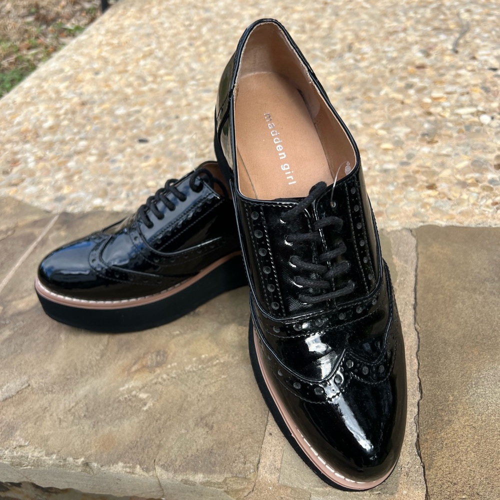 Madden Girl Platform Oxford Style Platform Dress Shoe | black | 10M